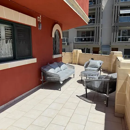 Maisonette Deluxe Malta St Julians アパート